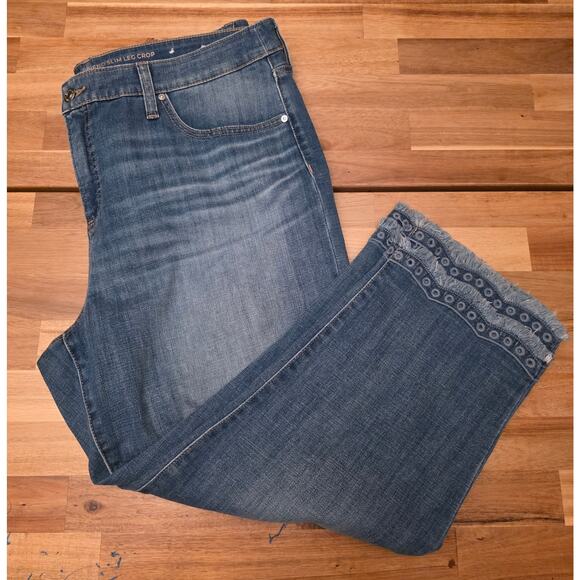 Chico’s So Slimming Girlfriend Slim Leg Crop Jeans Size 16 Chico’s 3 Embroidered - Picture 2 of 5